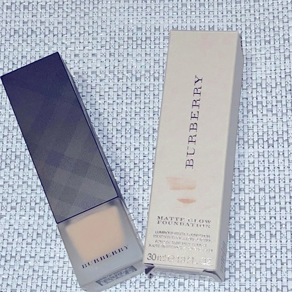 Burberry Matte Glow Foundation